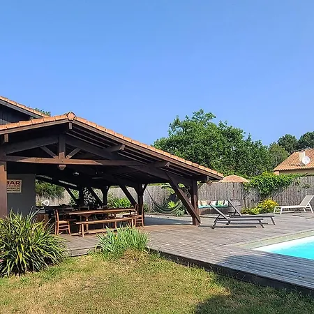 Дом отдыха Magnifique Avec Piscine *